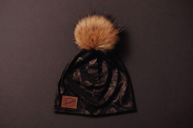 Tuques adultes- avec pompon en fourrure