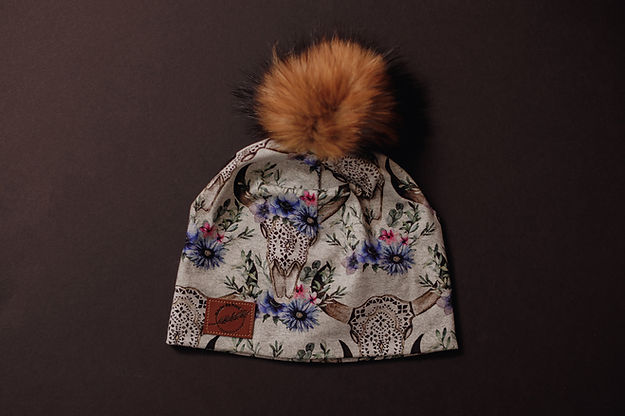 Tuques adultes- avec pompon en fourrure